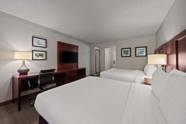 Comfort Inn By The Bay image 27